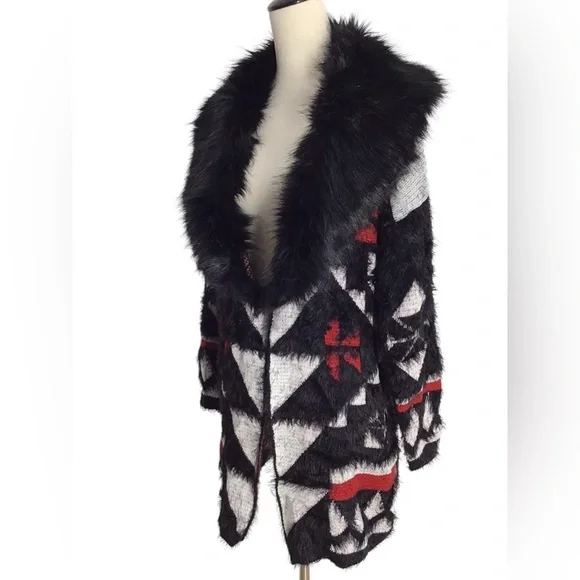 BCBG MAXAZRIA COZY AZTEC Faux Fur Trimmed Cardigan Womens Size Large - Picture 2 of 9